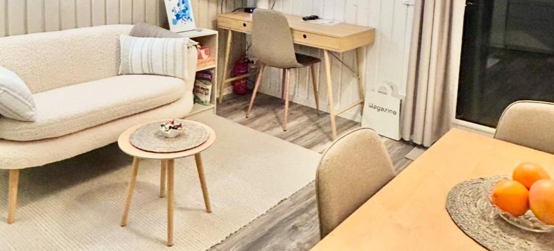 Lilla Huset Bed & Breakfast - Countryside Guesthouse, Free Parking Эребру Экстерьер фото